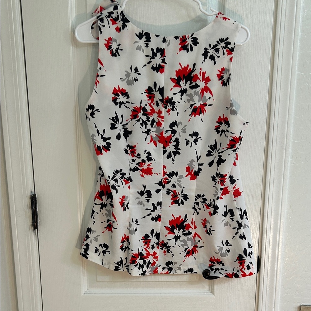 New York and Company Floral Sleeveless Top - Red, Black, Grey and White Size Med - Picture 2 of 2